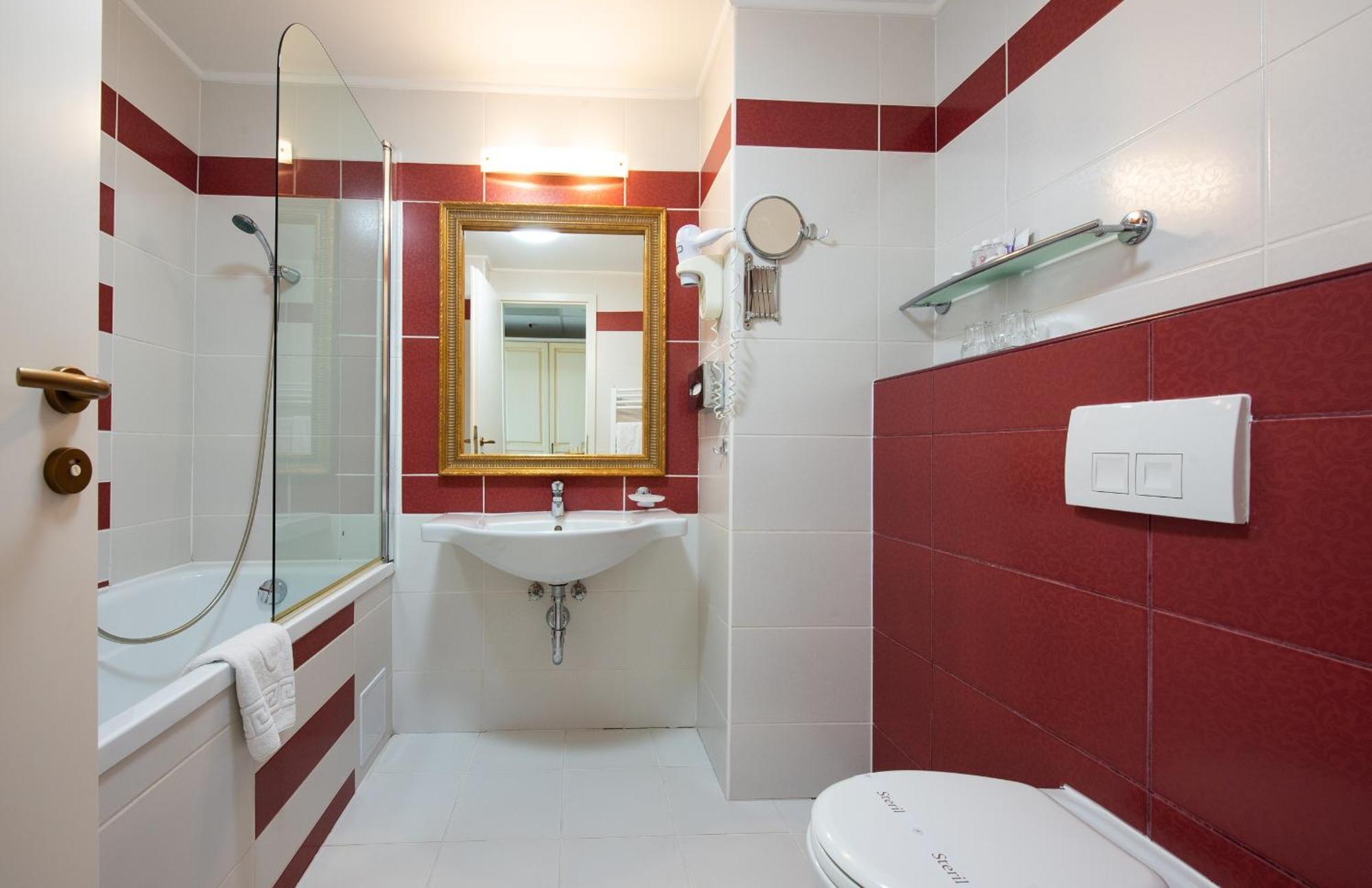 Calimbra Wellness Hotel Superior Miskolc Exterior foto